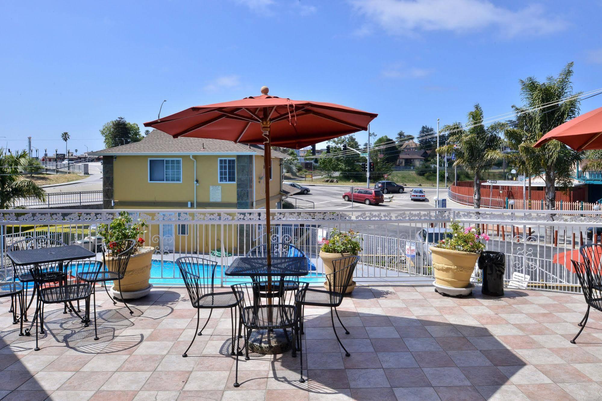 Torch Lite Inn At The Beach Boardwalk Санта-Крус Экстерьер фото